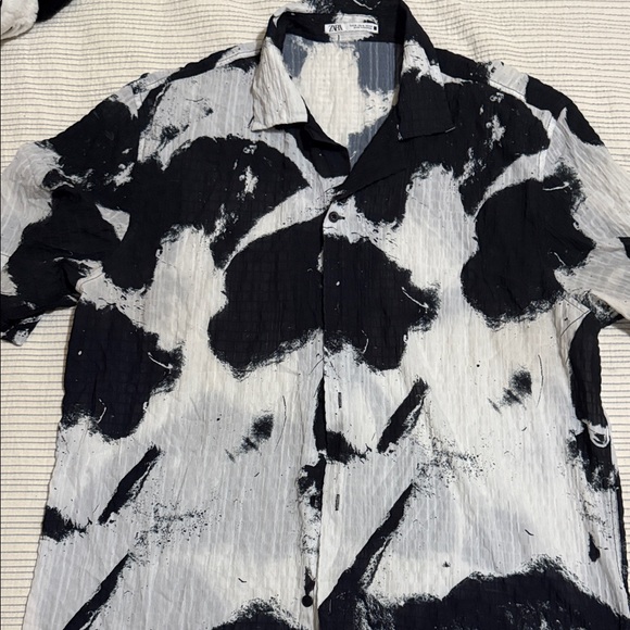 Zara Monochrome Abstract Button-Down Shirt - Picture 1 of 3